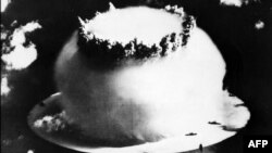 На фотографии 1946 года гриб ядерного испытания в море