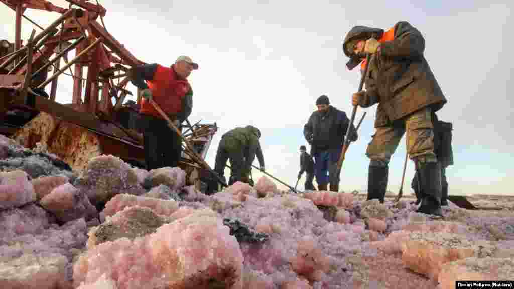 Крымский эколог Маргарита Литвиненко убеждена, что хозяйственная деятельность играет важную роль в обмелении Сасык-Сиваша, но отмечает и пагубное влияние засухи
