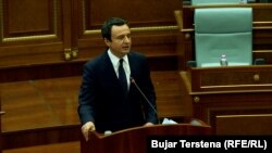 За Курті проголосували 67 з-поміж 120 депутатів парламенту, котрі були обрані на передчасних виборах 14 лютого