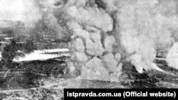 Вибух артилерійських складів і пожежа на Звіринці в Києві. Фотографія з німецького аероплана, 6 червня 1918 рік