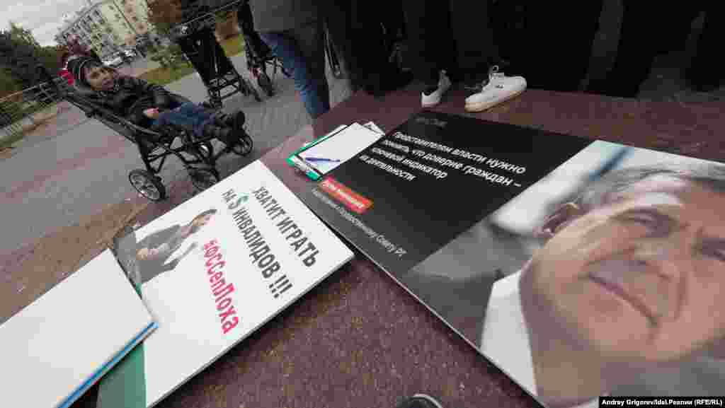 Плакат с цитатой президента РТ Рустама Минниханова протестующим так и не пригодился 