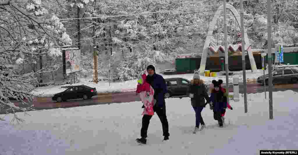 От автодороги до турбазы «Ангарский перевал» всего 300 метров