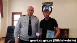 Руслан Корнутич отримує подяку