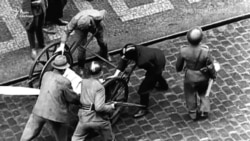 Як район Праги посварився із Росією через пам'ятник «власівцям» – відео Як район Праги посварився із Росією через пам'ятник «власівцям» – відео