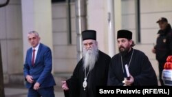 Amfilohije po izlasku iz kabineta Duška Markovića