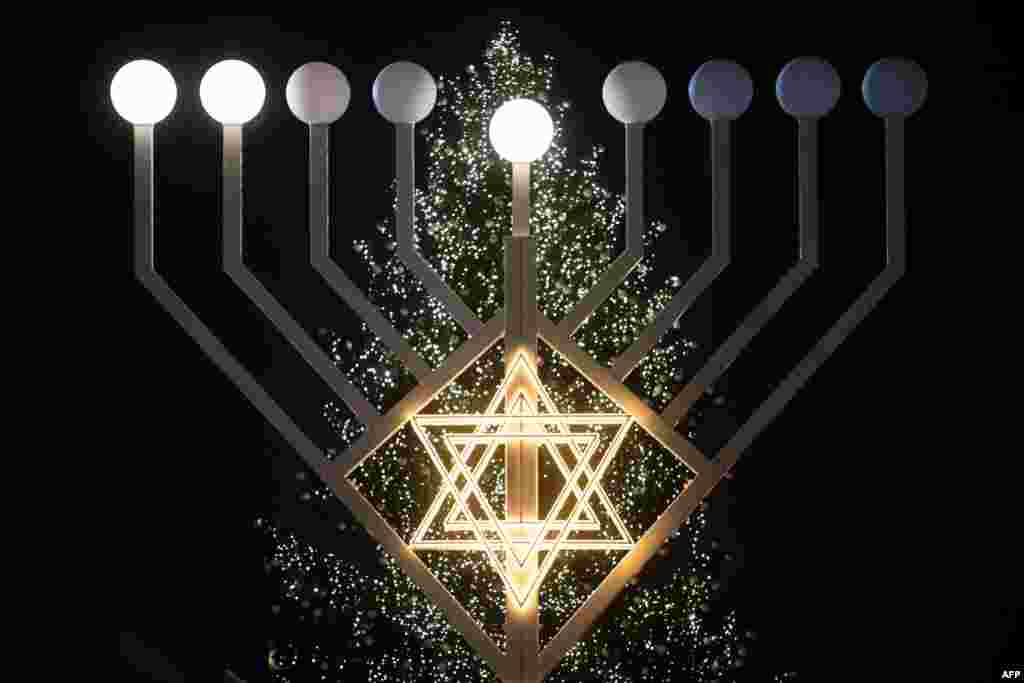 Свято бере свій початок від 164 року до нашої ери, коли єврейський воєначальник зміг здобути перемогу над греками в період грецько-сирійських воєн