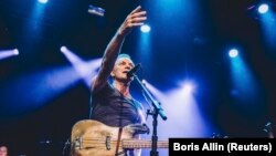 Багаторазовий лауреат премії «Греммі» назвав війну Росії проти України «кривавим та жахливо хибним рішенням однієї людини вторгнутися до мирного незагрозливого сусіда»