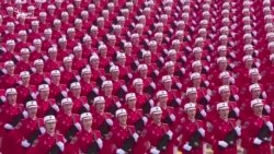 Парад у Пекіні, зіткнення в Гонконзі – Китай відзначає 70-річчя комуністичного режиму (відео)