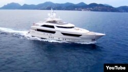 Яхта моделі 46Steel, побудована на італійській верфі Sanlorenzo