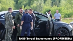 Ruski istražitelji vrše analizu automobila bivšeg ruskog ministra saobraćaja Romana Starovoita. Istražitelji su naveli da je njegovo tijelo pronađeno s prostrelnom ranom.