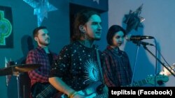 Из-за карантинных ограничений в помещении платформы инициатив «Теплица» начали проводить концерты онлайн