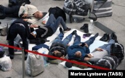 Пасажири в російському аеропорту «Внуково», архівне фото