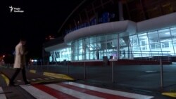 Батьки немовлят народжених від сурогатних матерів приїхали до України Батьки немовлят народжених від сурогатних матерів приїхали до України