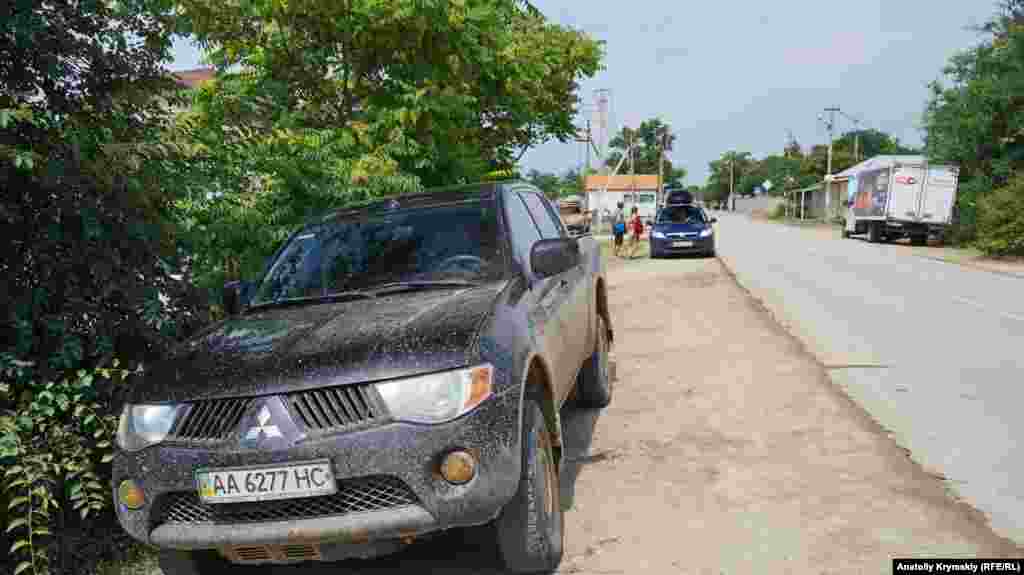 Похоже, киевлянин на пикапе колесил не только по автотрассе