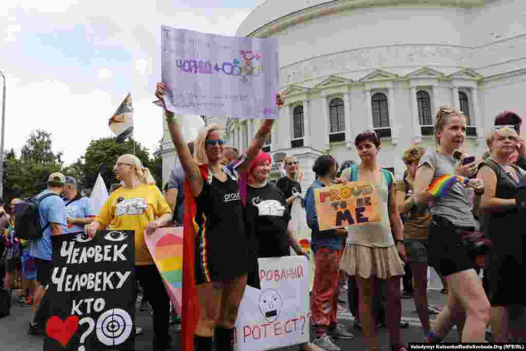 Учасники ходи пройшли маршем від Оперного театру до бульвару Тараса Шевченка, через площу Льва Толстого до станції метро&nbsp;&laquo;Театральна&raquo;. Задля уникнення зіткнень звідти демонстрантів&nbsp;&laquo;евакуювали&raquo; автобусами.&nbsp;