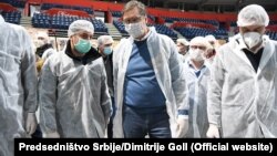 Aleksandar Vučić sa volonterima u Štark Areni u Beogradu, 25. marta 2020