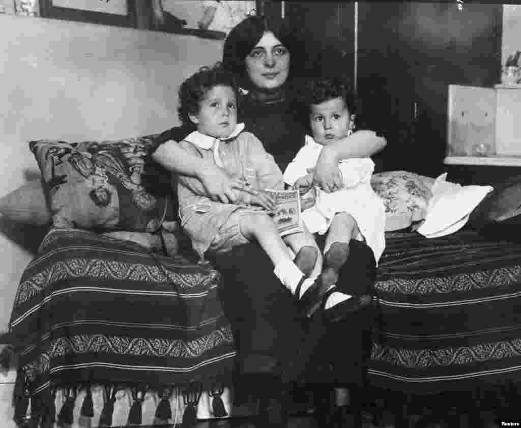 Dječake su spojili sa njihovom majkom 16. maja 1912.