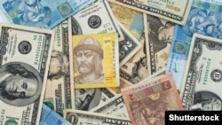 Якщо 20 березня долар офіційно коштував 27 гривні 80 копійок, то 23 березня його вартість знизилася до 27,73 гривні