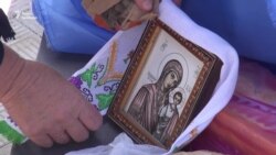 Панахида на Донеччині: матері загиблих бійців зі сльозами звернулися до політиків (відео) Панахида на Донеччині: матері загиблих бійців зі сльозами звернулися до політиків (відео)