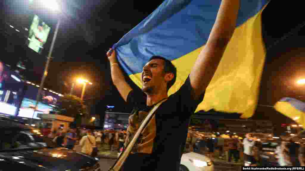 Тепер збірна України зустрінеться у чвертьфіналі турніру Євро-2020 зі збірною Англії, яка 29 червня обіграла збірну Німеччини з рахунком 2:0. Читайте також: «Вибачте, а що там в Росії?», «уроки Шеви» та «Щастя є!» Україна історично пробивається до чвертьфіналу Євро-2020