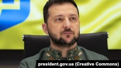 Також розмова із Джонсоном стосувалася українського аграрного експорту та імпорту пального, додав Володимир Зеленський