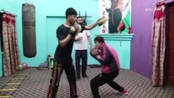 د کوټې یوازینۍ سوک وهونکې نجلۍ