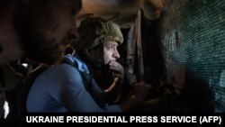 Президент України Володимир Зеленський під час поїздки до лінії фронту на Луганщині, 27 травня 2019 року