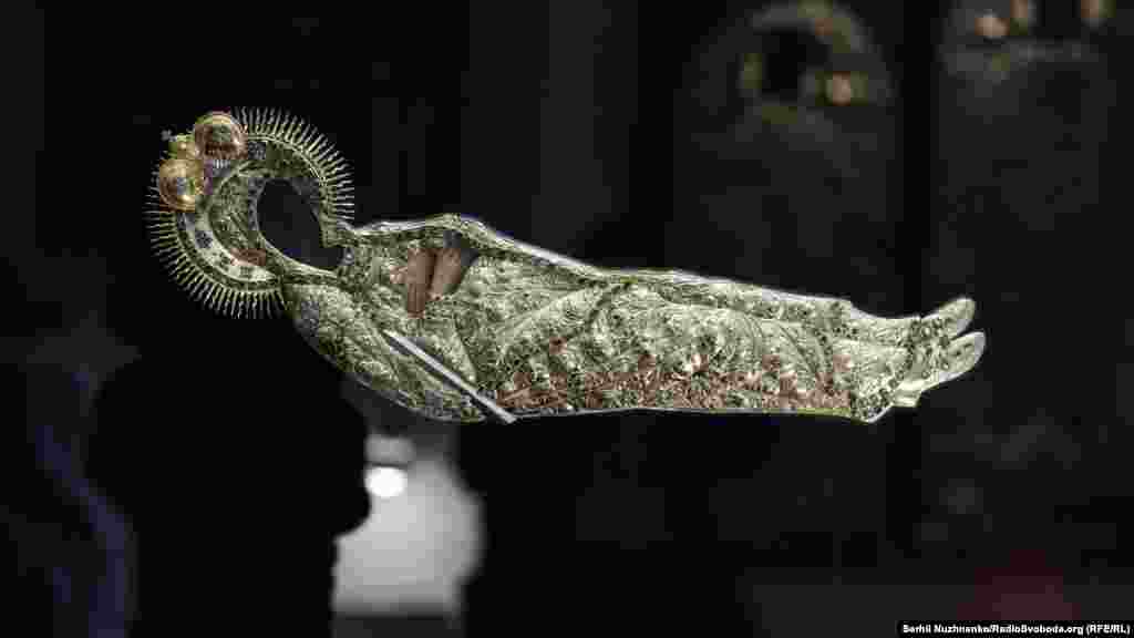 Риза та вінець від ікони «Успіння Богородиці»