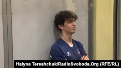 Обвичнувачений у вбивстві Вʼячеслав Зінченко на одному з попередніх засідань
