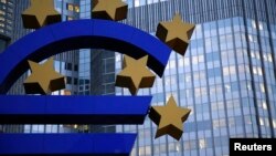 Впервые за последние шесть лет снизился и средний уровень государственного долга стран еврозоны