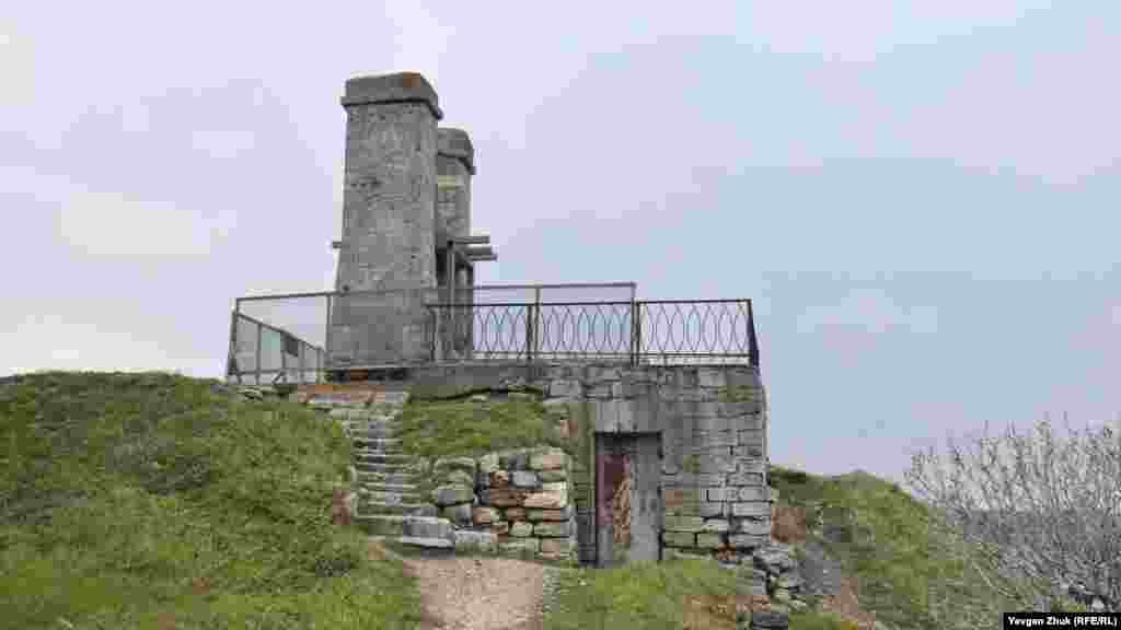 В соответствии с обнародованным проектом реконструкции, у Туманного колокола будет смотровая площадка, а дверь в помещение – из стеклопластика 