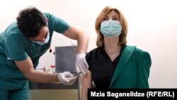 Цією вакциною вже щеплені мільйони людей у Китаї та 45 інших країнах, серед яких і Україна