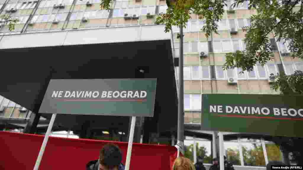 U organizaciji protesta je više nevladinih udruženja - Pokret Ne davimo Beograd, Otvorena građanska platforma Akcija, Aleksandar Jovanović Ćuta, Izbor za našu opštinu, Politička platforma Solidarnost.
