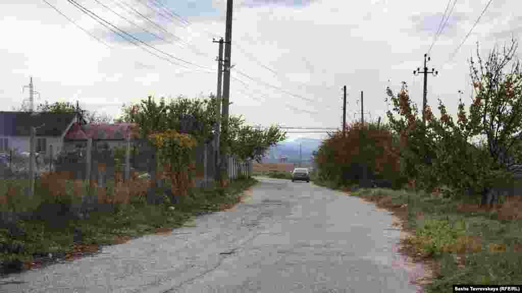 Дорога в сторону урочища от остановки