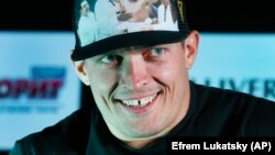 Александр Усик