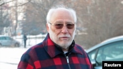 У січні 2020 року болгарська прокуратура заочно звинуватила трьох росіян в замаху на вбивство виробника зброї, власника компанії Emco Ltd Еміліяна Гебрева (на фото), його сина Хрісто і керівника виробництва компанії