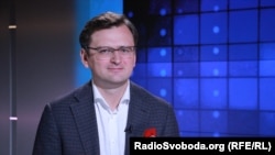 Кулеба перебуває з візитом у Варшаві