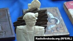 На донецькому «блошиному ринку» чимало шахтарських атрибутів
