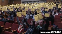 Архівне фото. На фестивалі Docudays UA глядачі фільму «Процес» виступили на підтримку Олега Сенцова. Київ, 25 березня 2017 року