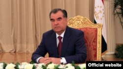 Tajik President Emomali Rahmon's campaign team apparently draws its inspiration from the leaders of Ukraine and Russia.