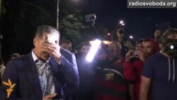 Рудьковського змусили кинути камінь у посольство Росії й облили зеленкою Рудьковського змусили кинути камінь у посольство Росії й облили зеленкою