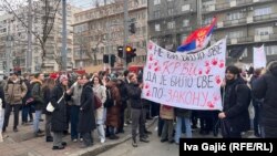 Protestna blokada ispred Pravnog fakulteta nakon što je povređena studentkinja, 16. januar 2025.