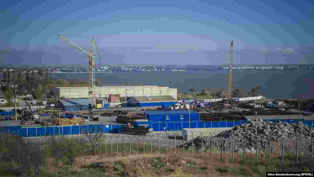 Сейчас «стройка века» стала одним из самых популярных аттракционов для туристов