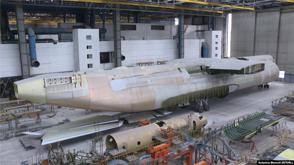 Сегодня готовность «Мрії» – 70%. Специалисты и конструкторы из «Антонова» готовы завершить строительство за несколько лет, вопрос в финансировании