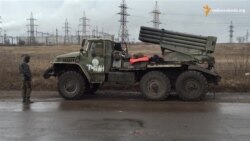 Українські військові продовжують відводити важку техніку