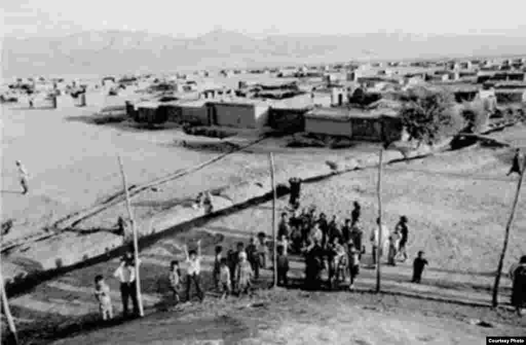 Кампи Сахӣ, яке аз урдугоҳҳои фирориёни тоҷик дар Афғонистон. Соли 1993