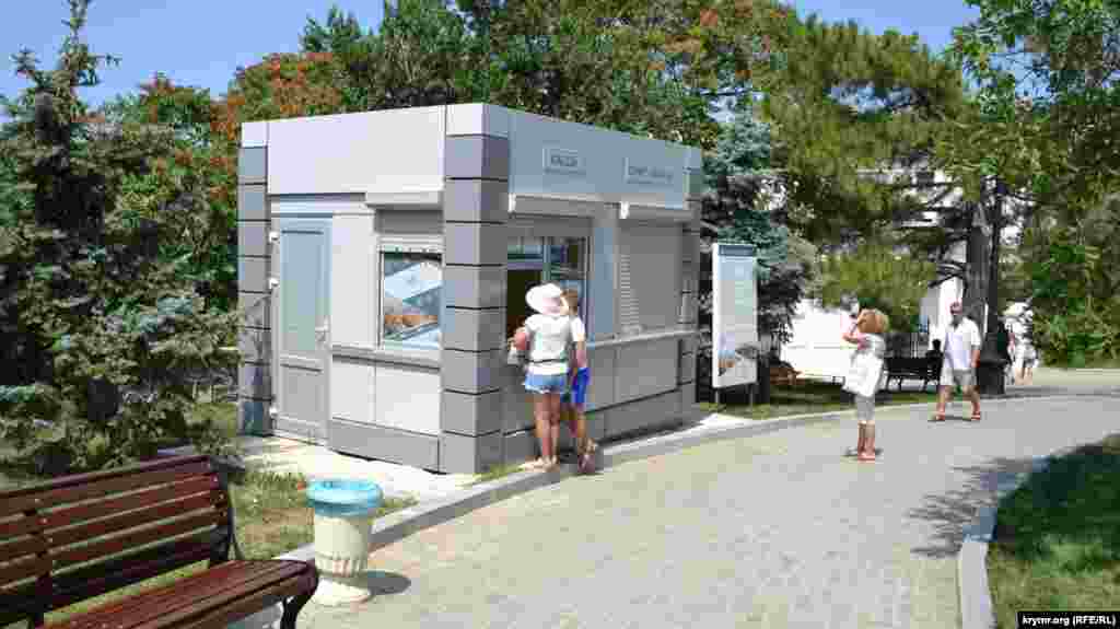 Вхід на Малахов курган – безкоштовний, але для відвідування музею в оборонній вежі необхідно купити квиток