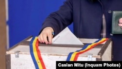 Понад 10 000 кандидатів зареєструвалися, щоб позмагатися за місця у двопалатному парламенті