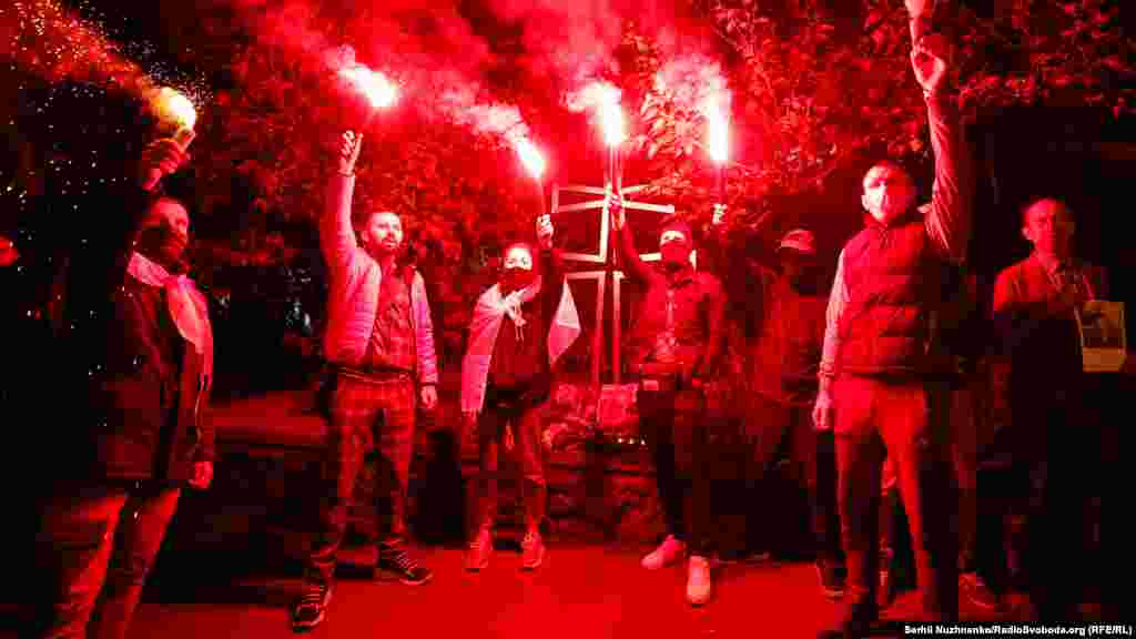 «Наша нива» поговорила з тещею Андрія Зельцера, та розповіла, що її дочка, дружина Андрія, перебуває в ізоляторі на Окрестіна