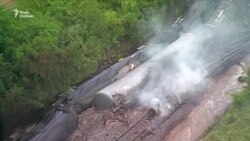 Аварія потяга, який перевозив спирт. Близько 20 вагонів зійшли з колії – відео Аварія потяга, який перевозив спирт. Близько 20 вагонів зійшли з колії – відео